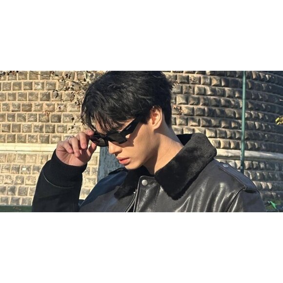 New PRADA Black Rectangle PR 27ZS 16K-08Z Sunglasses Women - Picture 6 of 8